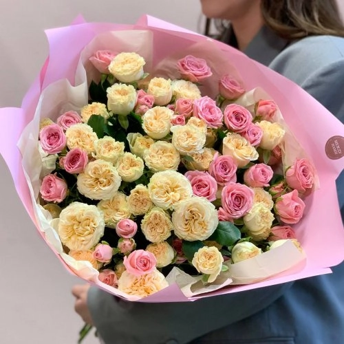 Букет из 15 кустовых роз