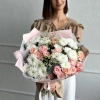 Букет из ромашек, хризантем и кустовых роз в Тюмени
