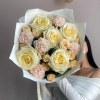 Букет нежный с розами Кендилайт в Тюмени